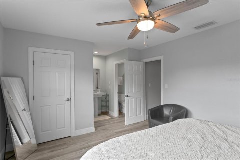 Duplex in Indian Rocks Beach, Florida 6 bedrooms, 248.98 sq.m. № 1909128 - photo 26