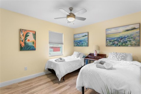 Duplex in Indian Rocks Beach, Florida 6 bedrooms, 248.98 sq.m. № 1909128 - photo 13
