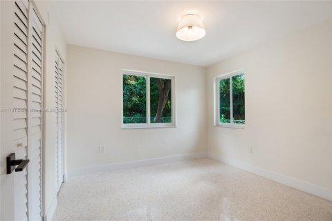 Commercial property in South Miami, Florida 144.93 sq.m. № 1698310 - photo 19