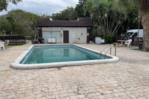 Condominio en venta en Tamarac, Florida, 1 dormitorio, 59.92 m2 № 2077318 - foto 15