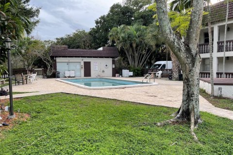 Condominio en venta en Tamarac, Florida, 1 dormitorio, 59.92 m2 № 2077318 - foto 14