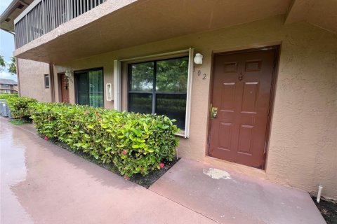 Купить кондоминиум в Санрайз, Флорида 2 спальни, 70.61м2, № 1934148 - фото 2