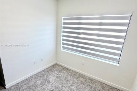 Commercial property in Homestead, Florida 1 bedroom № 2002700 - photo 4