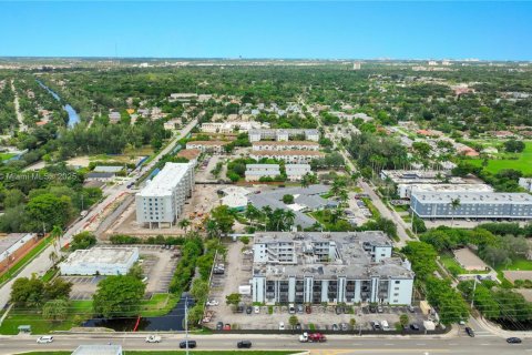 Condominio en venta en North Miami, Florida, 1 dormitorio, 64.2 m2 № 1941372 - foto 21
