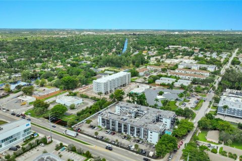 Condominio en venta en North Miami, Florida, 1 dormitorio, 64.2 m2 № 1941372 - foto 25