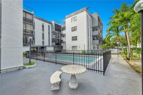 Condominio en venta en North Miami, Florida, 1 dormitorio, 64.2 m2 № 1941372 - foto 19