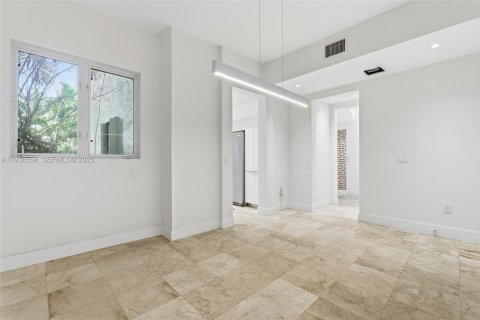 House in Aventura, Florida 3 bedrooms, 216.46 sq.m. № 1994798 - photo 16