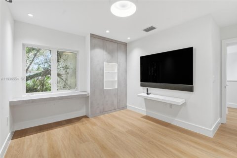 House in Aventura, Florida 3 bedrooms, 216.46 sq.m. № 1994798 - photo 26
