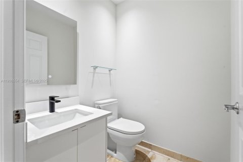House in Aventura, Florida 3 bedrooms, 216.46 sq.m. № 1994798 - photo 14