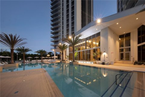 Condo in North Miami Beach, Florida, 3 bedrooms  № 1365896 - photo 25