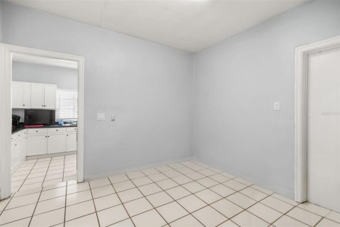 Villa ou maison à vendre à Kissimmee, Floride: 2 chambres, 102.47 m2 № 2416491 - photo 10