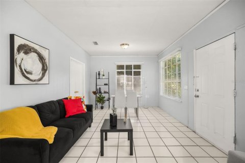 Villa ou maison à vendre à Kissimmee, Floride: 2 chambres, 102.47 m2 № 2416491 - photo 2