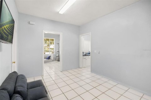 Villa ou maison à vendre à Kissimmee, Floride: 2 chambres, 102.47 m2 № 2416491 - photo 6
