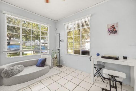 Villa ou maison à vendre à Kissimmee, Floride: 2 chambres, 102.47 m2 № 2416491 - photo 4