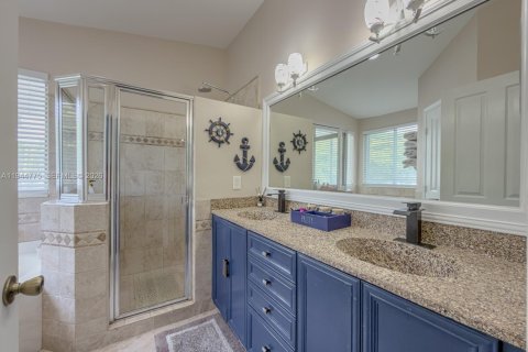 House in Pembroke Pines, Florida 5 bedrooms, 187.94 sq.m. № 2001855 - photo 19