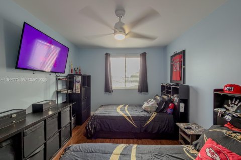 House in Pembroke Pines, Florida 5 bedrooms, 187.94 sq.m. № 2001855 - photo 22