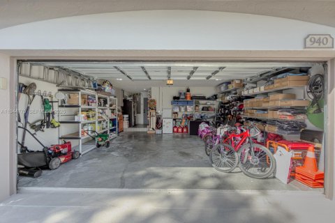 House in Pembroke Pines, Florida 5 bedrooms, 187.94 sq.m. № 2001855 - photo 29