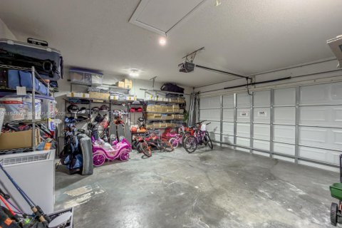 House in Pembroke Pines, Florida 5 bedrooms, 187.94 sq.m. № 2001855 - photo 27