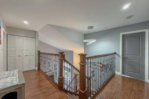 House in Pembroke Pines, Florida 5 bedrooms, 187.94 sq.m. № 2001855 - photo 16