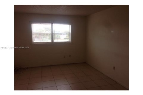 Copropriété à vendre à Lauderdale Lakes, Floride: 2 chambres, 102.19 m2 № 1693485 - photo 4