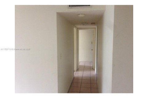 Copropriété à vendre à Lauderdale Lakes, Floride: 2 chambres, 102.19 m2 № 1693485 - photo 6
