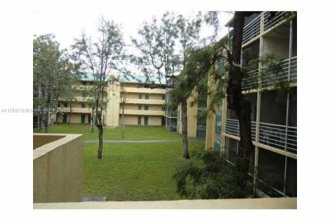 Copropriété à vendre à Lauderdale Lakes, Floride: 2 chambres, 102.19 m2 № 1693485 - photo 5