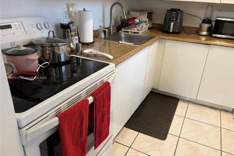 Купить кондоминиум в Майами, Флорида 2 спальни, 91.97м2, № 2021103 - фото 6