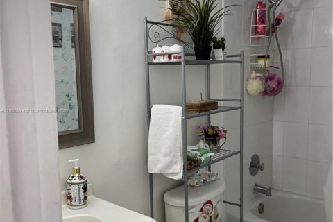 Купить кондоминиум в Майами, Флорида 2 спальни, 91.97м2, № 2021103 - фото 14