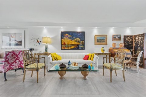 Condominio en venta en Miami, Florida, 2 dormitorios, 152.36 m2 № 2056184 - foto 3