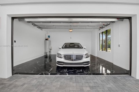 House in Boca Raton, Florida 3 bedrooms, 239.04 sq.m. № 1953958 - photo 7