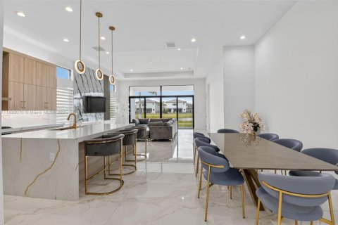 House in Boca Raton, Florida 3 bedrooms, 239.04 sq.m. № 1953958 - photo 3