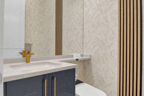 House in Boca Raton, Florida 3 bedrooms, 239.04 sq.m. № 1953958 - photo 5