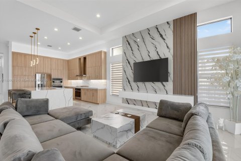 House in Boca Raton, Florida 3 bedrooms, 239.04 sq.m. № 1953958 - photo 28