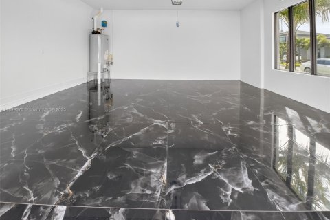 House in Boca Raton, Florida 3 bedrooms, 239.04 sq.m. № 1953958 - photo 8