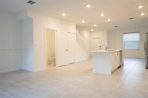 Touwnhouse à louer à Florida City, Floride: 3 chambres, 143.53 m2 № 2045553 - photo 3