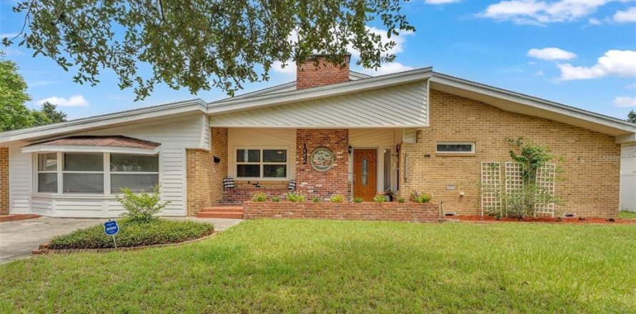 House in Lakeland, Florida 4 bedrooms, 205.13 sq.m. № 1910881