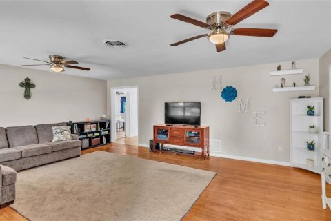 House in Lakeland, Florida 4 bedrooms, 205.13 sq.m. № 1910881 - photo 3