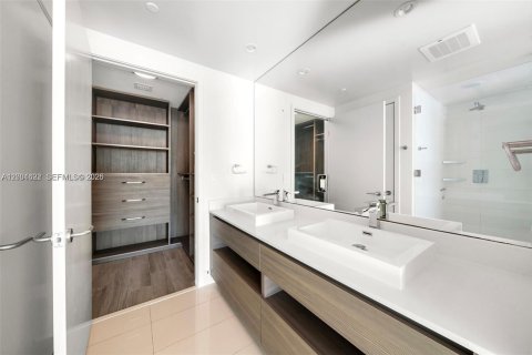 Купить кондоминиум в Майами, Флорида 2 спальни, 101.73м2, № 2067631 - фото 7