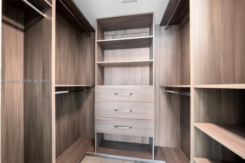 Купить кондоминиум в Майами, Флорида 2 спальни, 101.73м2, № 2067631 - фото 8