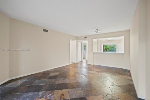 Condo in Tamarac, Florida, 2 bedrooms  № 1774202 - photo 7