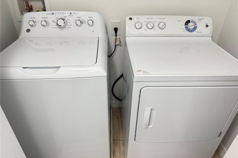 Adosado en alquiler en Orlando, Florida, 3 dormitorios, 147.99 m2 № 2167731 - foto 15
