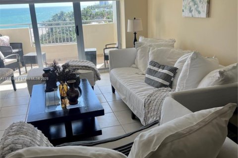 Снять в аренду кондоминиум в Халландейл-Бич, Флорида 2 спальни, 102.66м2, № 1959605 - фото 23