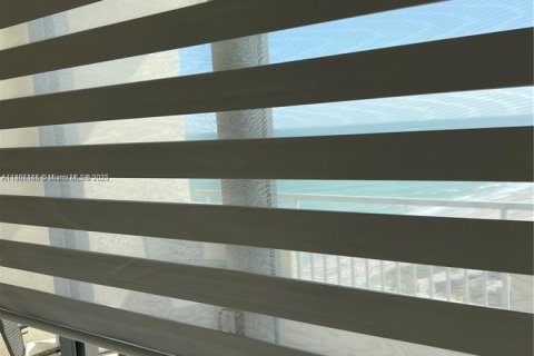 Снять в аренду кондоминиум в Халландейл-Бич, Флорида 2 спальни, 102.66м2, № 1959605 - фото 5