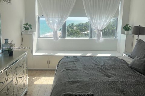 Снять в аренду кондоминиум в Халландейл-Бич, Флорида 2 спальни, 102.66м2, № 1959605 - фото 30