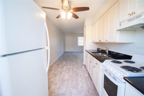 Appartement à louer à Sarasota, Floride: 2 chambres, 69.12 m2 № 2415149 - photo 6
