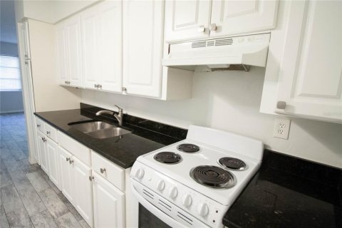 Appartement à louer à Sarasota, Floride: 2 chambres, 69.12 m2 № 2415149 - photo 5