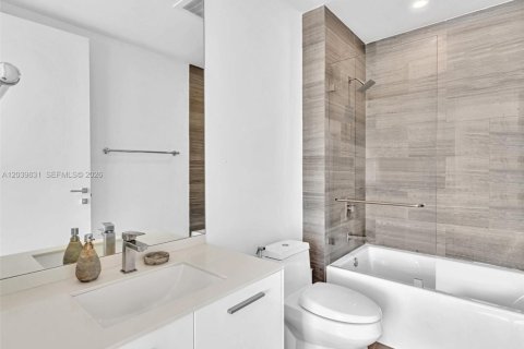 Condominio en alquiler en Miami, Florida, 2 dormitorios, 150.69 m2 № 2086192 - foto 21