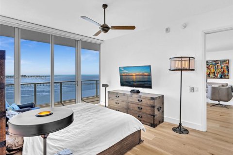 Condominio en alquiler en Miami, Florida, 2 dormitorios, 150.69 m2 № 2086192 - foto 15