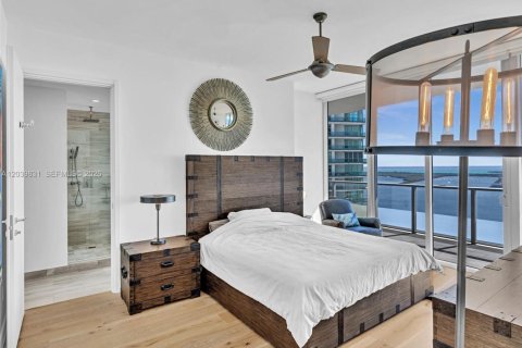 Condominio en alquiler en Miami, Florida, 2 dormitorios, 150.69 m2 № 2086192 - foto 13