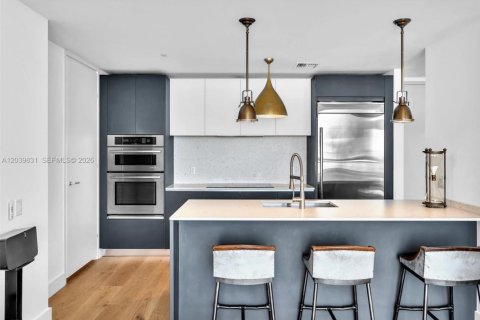 Condominio en alquiler en Miami, Florida, 2 dormitorios, 150.69 m2 № 2086192 - foto 7